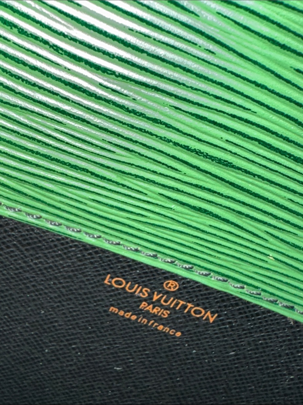 LOUIS VUITTON Epi leather Cartouchiere MM Shoulder Bag Green - Picture 5 of 9